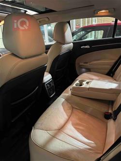 کرایسلەر 300